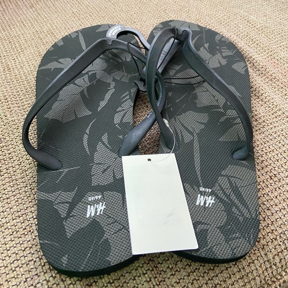 H&M Sandals - Picture 1 of 1